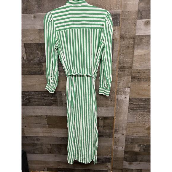 Tommy Hilfiger Women's dress M Color Green and White stripes Magnetic Closure - Picture 4 of 5